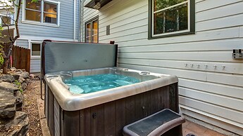 909 Park Ave 5 Bedroom Home by RedAwning