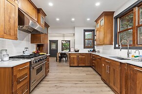 909 Park Ave 5 Bedroom Home by RedAwning