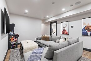 909 Park Ave 5 Bedroom Home by RedAwning