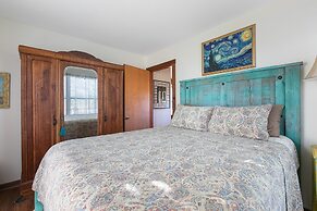 The Cottage At Twin Oaks 1 Bedroom Cottage by RedAwning