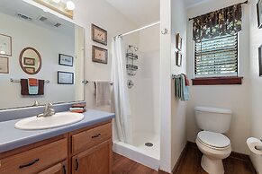 The Cottage At Twin Oaks 1 Bedroom Cottage by RedAwning