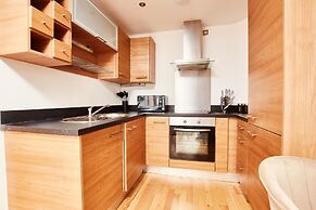 Deluxe City Centre Apt Balcony View Free Parking