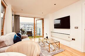 Deluxe City Centre Apt Balcony View Free Parking