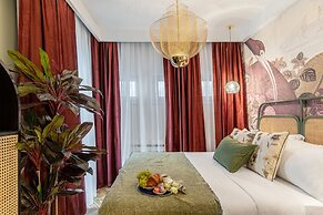 HOLT - Birds of Paradise