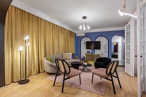 HOLT - Birds of Paradise