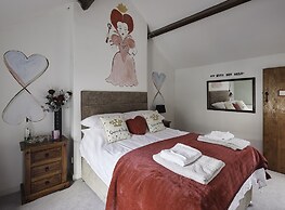 Violets Wonderland Cottage