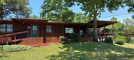 Kozy Cove Cabin - 1 Block to Lake Boat Launch - Covered Boat Parking -
