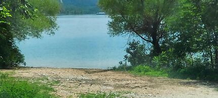 Kozy Cove Cabin - 1 Block to Lake Boat Launch - Covered Boat Parking -