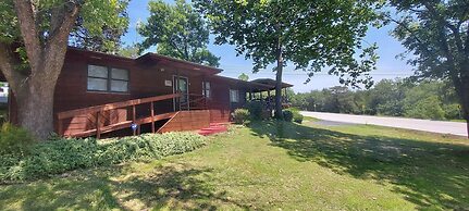 Kozy Cove Cabin - 1 Block to Lake Boat Launch - Covered Boat Parking -