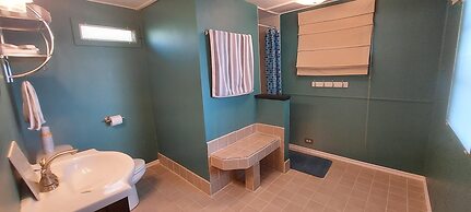 Kozy Cove Cabin - 1 Block to Lake Boat Launch - Covered Boat Parking -