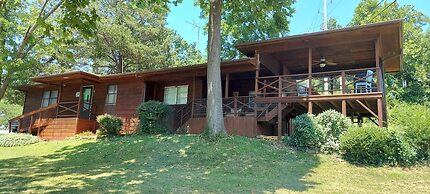 Kozy Cove Cabin - 1 Block to Lake Boat Launch - Covered Boat Parking -