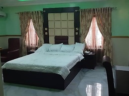 Royal City Dubai Hotel & Suites