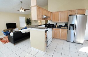 3BR 2BA House in Gated Community by CozySuites
