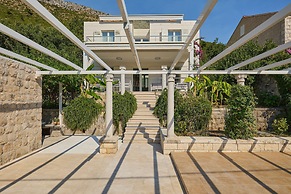 Hedera Estate, Villa Hedera III