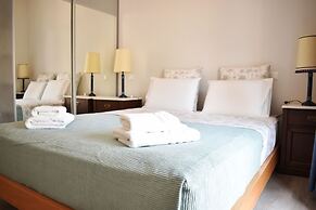 A Skip Away from the Acropolis Museum