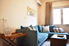 A Skip Away from the Acropolis Museum