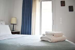 A Skip Away from the Acropolis Museum