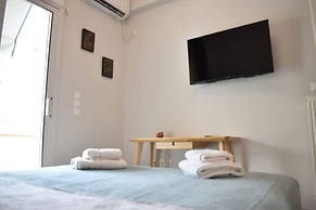 A Skip Away from the Acropolis Museum