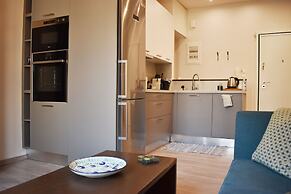 A Skip Away from the Acropolis Museum