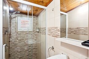 Tiny House 19 Terrace Aparment