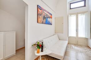 Tiny House 21 Bright Aparment