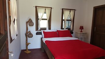 Vira Garden House
