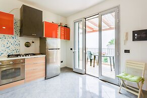 Lovely Apartment with Sea View Terrace