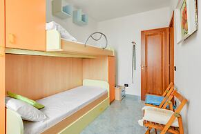 Lovely Apartment with Sea View Terrace