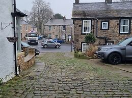 Bashall Barn, Eaves Hall, Outbarn all Close by