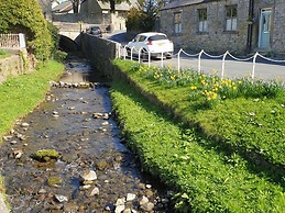 Bashall Barn, Eaves Hall, Outbarn all Close by
