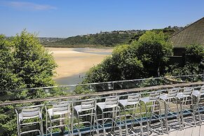 Blue Lagoon Hotel and Conference Centre