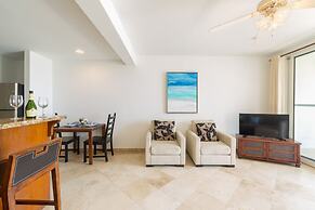 La Vista Azul Modern Condo Ocean Views