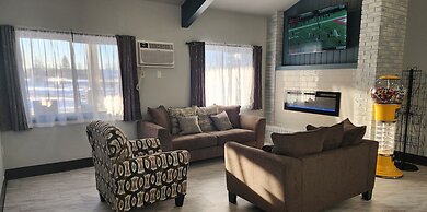 The Oasis Hotel & Bar