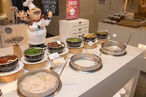 voco Thousand Island Lake by IHG