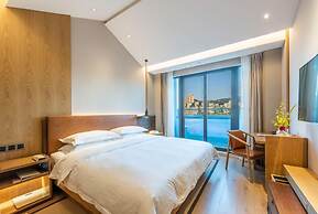 voco Thousand Island Lake by IHG