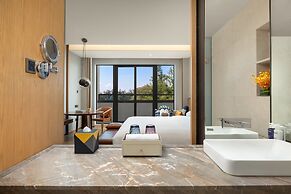 voco Thousand Island Lake by IHG