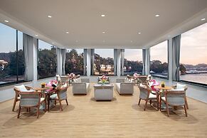 voco Thousand Island Lake by IHG