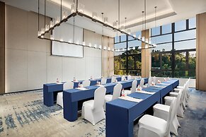 voco Thousand Island Lake by IHG