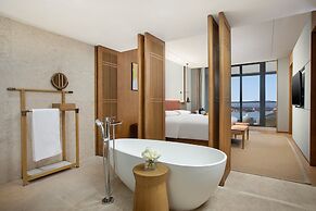 voco Thousand Island Lake by IHG