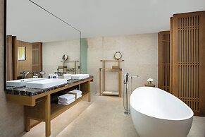 voco Thousand Island Lake by IHG