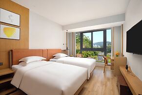 voco Thousand Island Lake by IHG