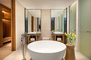 voco Thousand Island Lake by IHG