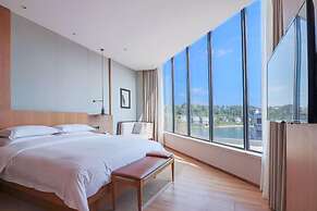 voco Thousand Island Lake by IHG