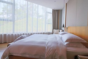 voco Thousand Island Lake by IHG