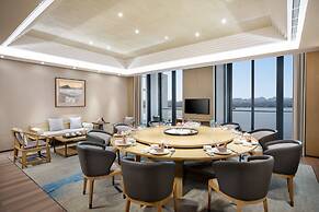 voco Thousand Island Lake by IHG