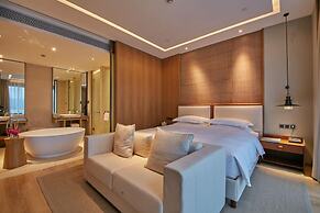 voco Thousand Island Lake by IHG