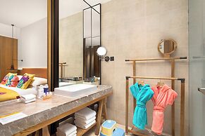 voco Thousand Island Lake by IHG