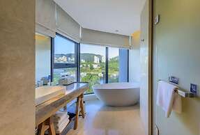 voco Thousand Island Lake by IHG