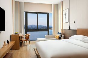 voco Thousand Island Lake by IHG