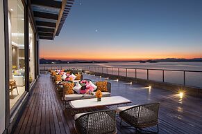 voco Thousand Island Lake by IHG